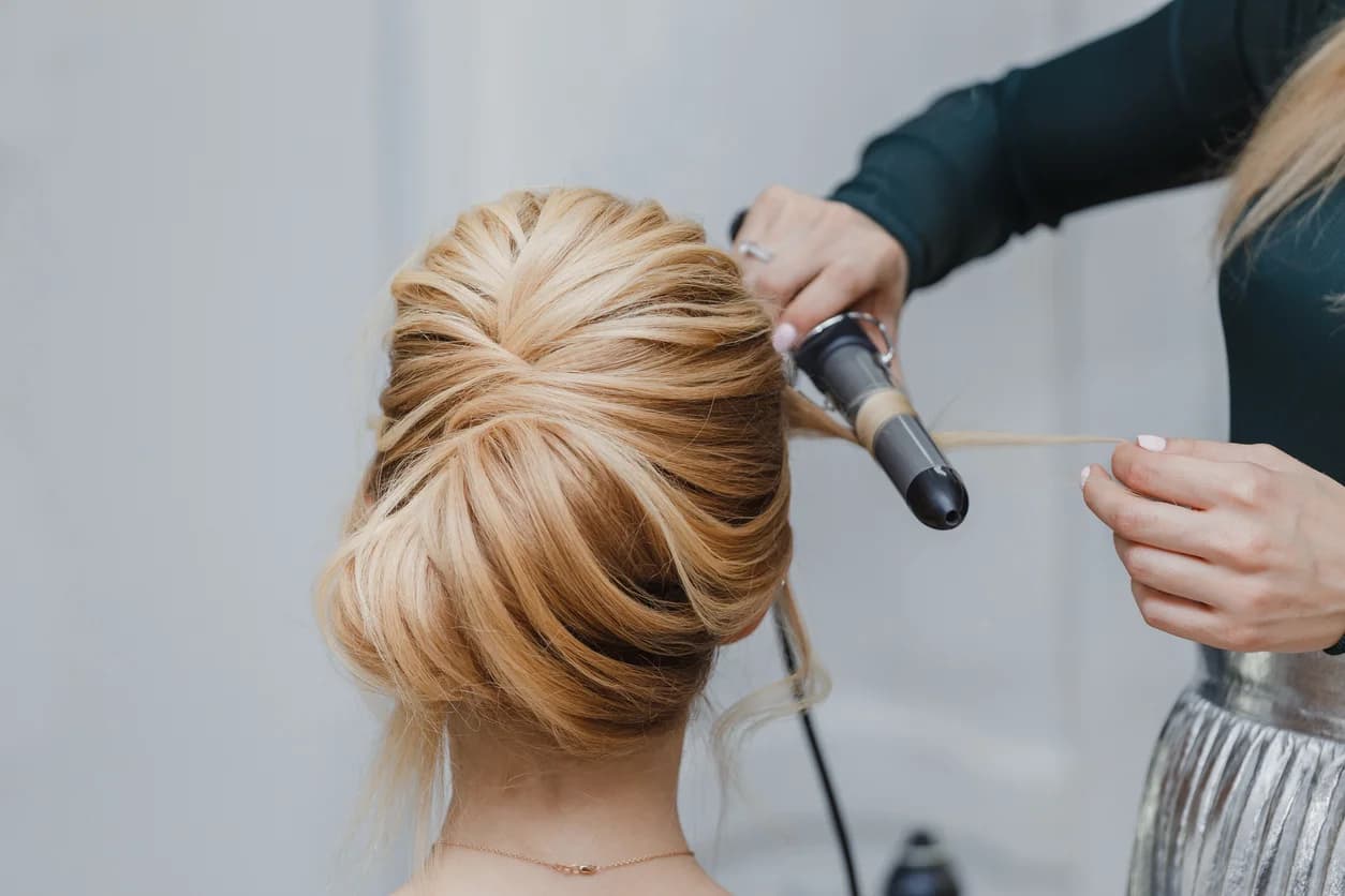 The Real Science of Straight vs Curly Hair (and What Smoothening Actually Does to It)